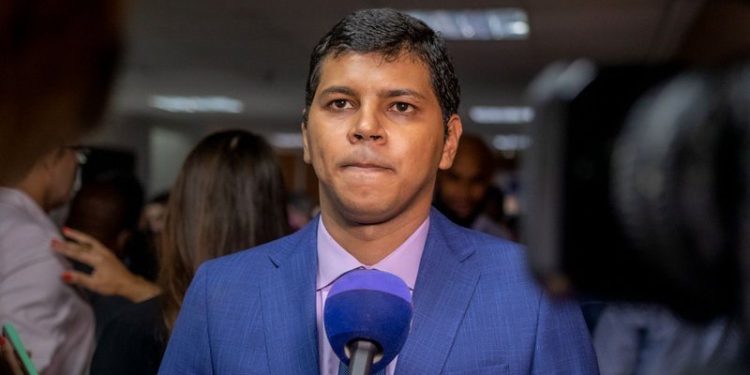 Deputado Diego Castro sugere que governador crie gabinete de crise para conter violência
