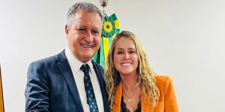 Prefeita Edione se reúne com o Ministro Rui Costa para discutir investimentos do PAC em Jaguaquara