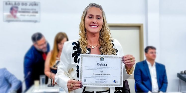 Prefeita Edione exonera procuradora, controlador e chefe de gabinete; 2º escalão também teve alterações