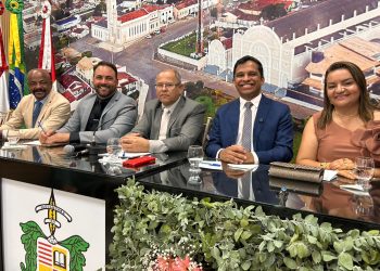 Por unanimidade, Nildo Piropo é eleito presidente da Câmara de Jaguaquara para o biênio 2025-2026