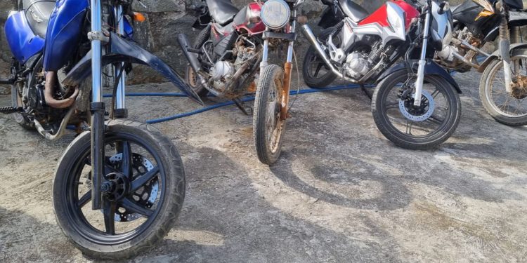 Operação Lince: Polícia Militar apreende motos com escapamentos adulterados em Jaguaquara