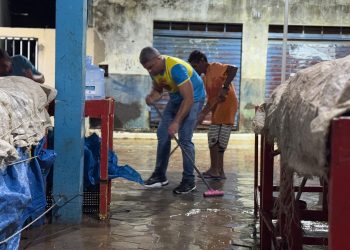 Prefeito de Santa Inês, Sandro Silva, mobiliza equipes para amenizar impactos das chuvas no município