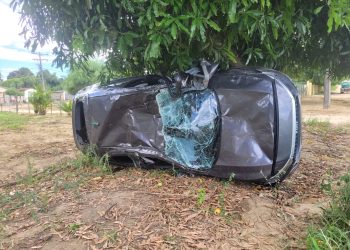 Condutor sofre lesões leves em capotamento na BA-250, trecho entre BR-116 e Itiruçu