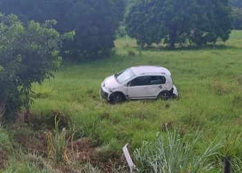 Enfermeiro sofre capotamento na BA-650 enquanto viajava para plantão em Ibirataia