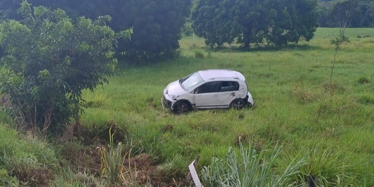Enfermeiro sofre capotamento na BA-650 enquanto viajava para plantão em Ibirataia