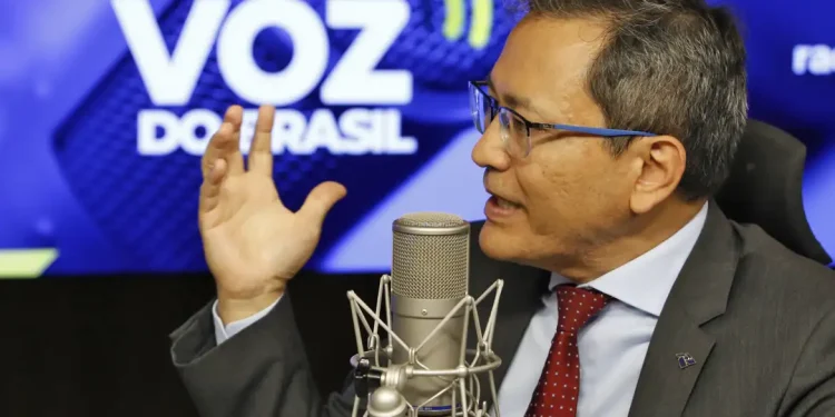 “Não existe imposto sobre PIX e nunca vai existir”, declara secretário da Receita