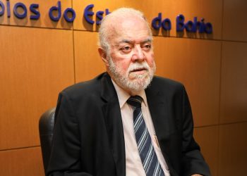 TCM apura irregularidades na transmissão de cargos municipais