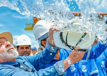 Lula entrega obras de saneamento e abastecimento de água no interior da Bahia