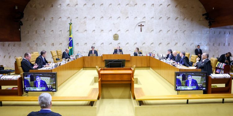 Guardas municipais podem fazer policiamento urbano, decide STF