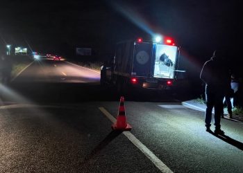 Grave acidente envolvendo pick-up Strada e motocicleta deixa duas vítimas fatais na BA-250