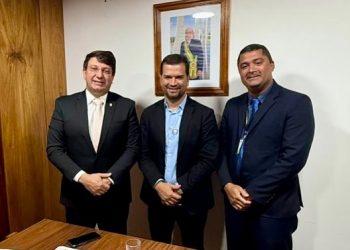 Prefeito de Cravolândia discute demandas do município em visita à Casa Civil em Brasília