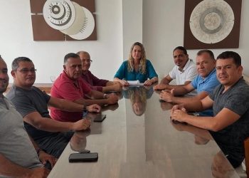Em reunião com vice-prefeito e presidente da Câmara, prefeita Edione lança o Projeto “Estrada Boa”