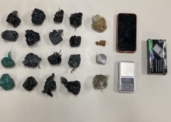 Polícia Militar prende dois homens por tráfico de drogas no Entroncamento de Jaguaquara