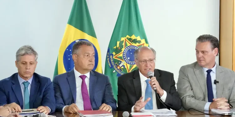 Governo Federal zera tarifa de importação de 9 alimentos para reduzir preços
