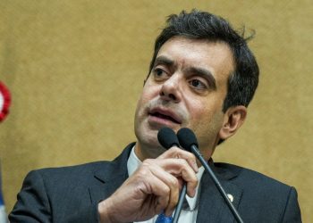 Tiago Correia refuta suposta adesão de prefeitos ao governo: ‘Mundo de Nárnia’