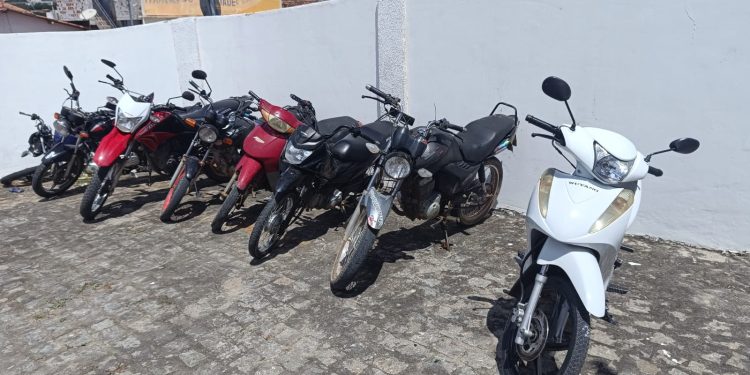 Polícia Militar realiza fiscalização de trânsito e apreende veículos em Jaguaquara