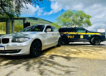 Condutor de BMW é detido pela PRF com registro de estelionato em Jequié