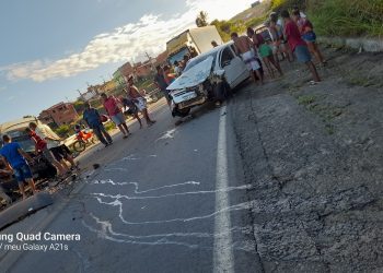 Batida entre dois veículos deixa feridos na BR-420, trecho da saída de Jaguaquara para Itaquara