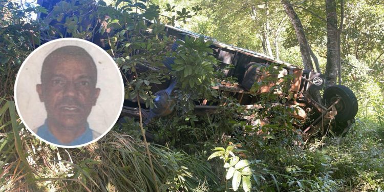 Caminhão carregado de peixes tomba e motorista de Jaguaquara morre entre Jequié e Apuarema