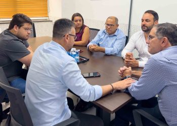 Em reunião com vereadores de Jaguaquara, Diretor do Detran confirma presença em audiência pública sobre o trânsito
