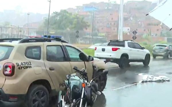 Motociclista é morto em tentativa de assalto em avenida de Salvador