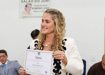Edione pode ser a última prefeita reeleita de Jaguaquara caso PEC que extingue reeleição seja aprovada; entenda