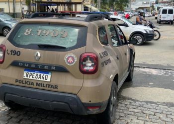 Homem com mandado por tráfico de drogas é preso pela PM em Jaguaquara