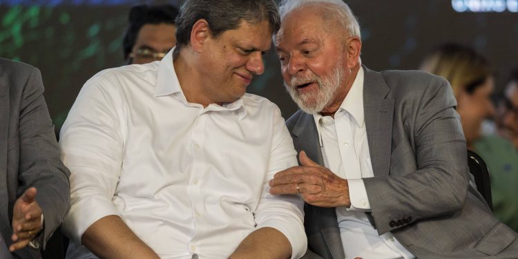 Lula empata com Bolsonaro, Tarcísio, e outros no 2º turno, aponta Quaest