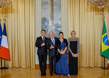 Justiça cobra da União explicações sobre show em jantar para Lula na França