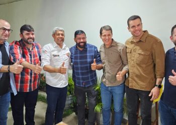 Jerônimo e Zé Coca brindam com deputados o sucesso do São João em Jequié