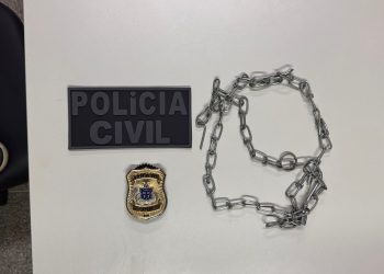 Após ser resgatada de cárcere privado, mulher é presa por homicídio; companheiro foi detido