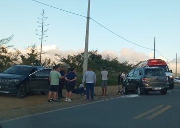 Acidente entre dois carros e uma moto deixa feridos próximo ao IFBA, em Jaguaquara