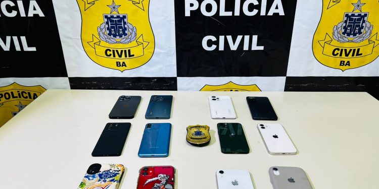 Polícia Civil apreende 12 celulares furtados avaliados em R$ 40 mil em Jequié