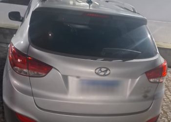 Polícia Militar recupera veículo com restrição de roubo em Jaguaquara