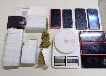 Polícia Militar prende três homens por tráfico de drogas em Jaguaquara