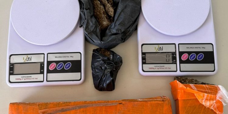 Polícia Militar prende homem por tráfico de drogas no Entroncamento de Jaguaquara