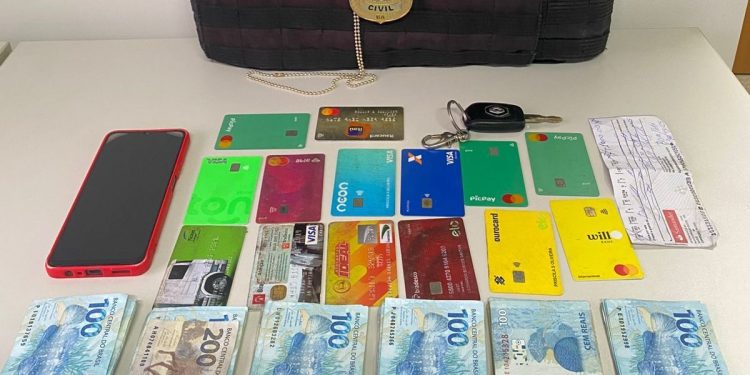 Polícia Civil prende homem em flagrante por corrupção após ele oferecer quase 6 mil a investigador em Jequié