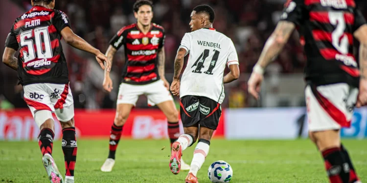Vitória é atropelado pelo Flamengo e sofre a maior goleada da era dos pontos corridos