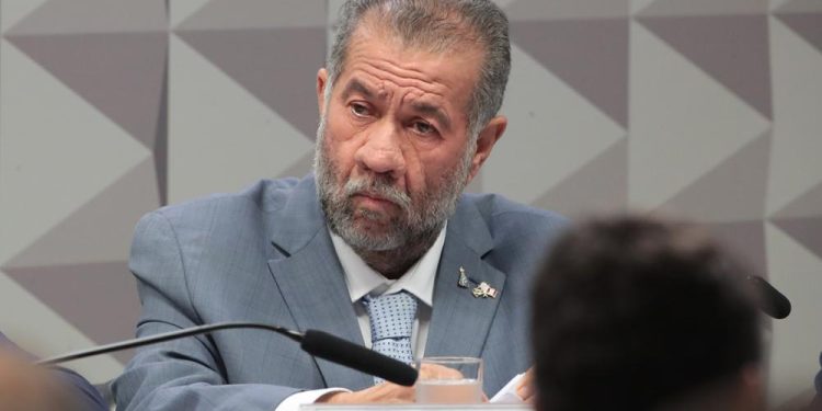 Ex-ministro de Lula diz que governo acompanhava, mas sem dimensão de fraudes no INSS