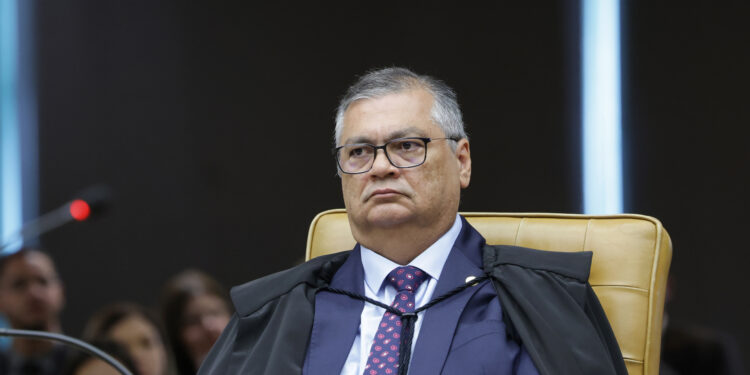 Flávio Dino determina que os três Poderes promovam campanha sobre transparência nas emendas parlamentares