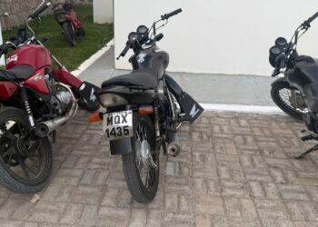 PM realiza operação e apreende motocicletas com escapamentos adulterados em Cravolândia