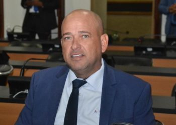 Deputado estadual Binho Galinha se entrega ao MPBA e está preso