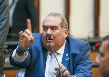 Sandro Régis diz que Jerônimo insiste em minimizar crise da violência na Bahia