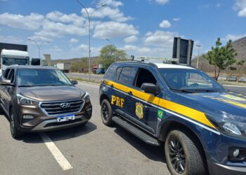 Em Jequié, PRF recupera carro roubado em Salvador há quase três anos