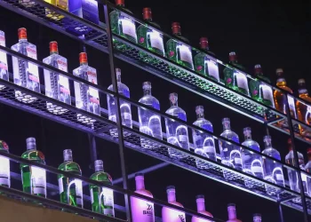 Fiscalização apreende mais de 7 mil garrafas de bebidas em São Paulo