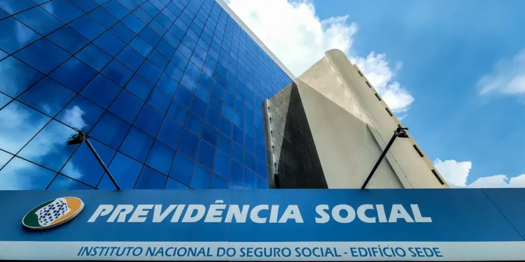 Governo prorroga até 2026 prazo para pedido de ressarcimento do INSS