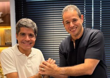 Nelson Leal rompe com Jerônimo, abdica da reeleição e assume coordenação da campanha de ACM Neto