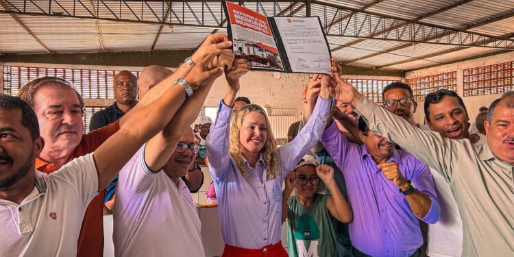 Prefeita Edione assina ordem de serviço de R$ 3,5 milhões para reforma do Mercado de Cereais de Jaguaquara