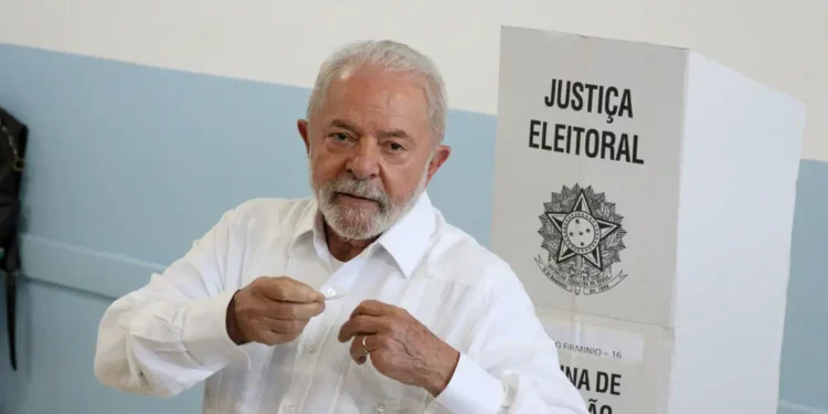 Desaprovação de Lula sobe a 50,7%, e Atlas mostra empate com Tarcísio no 2º turno