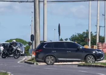 Bolsonaro é internado para ser submetido a cirurgia nesta quinta